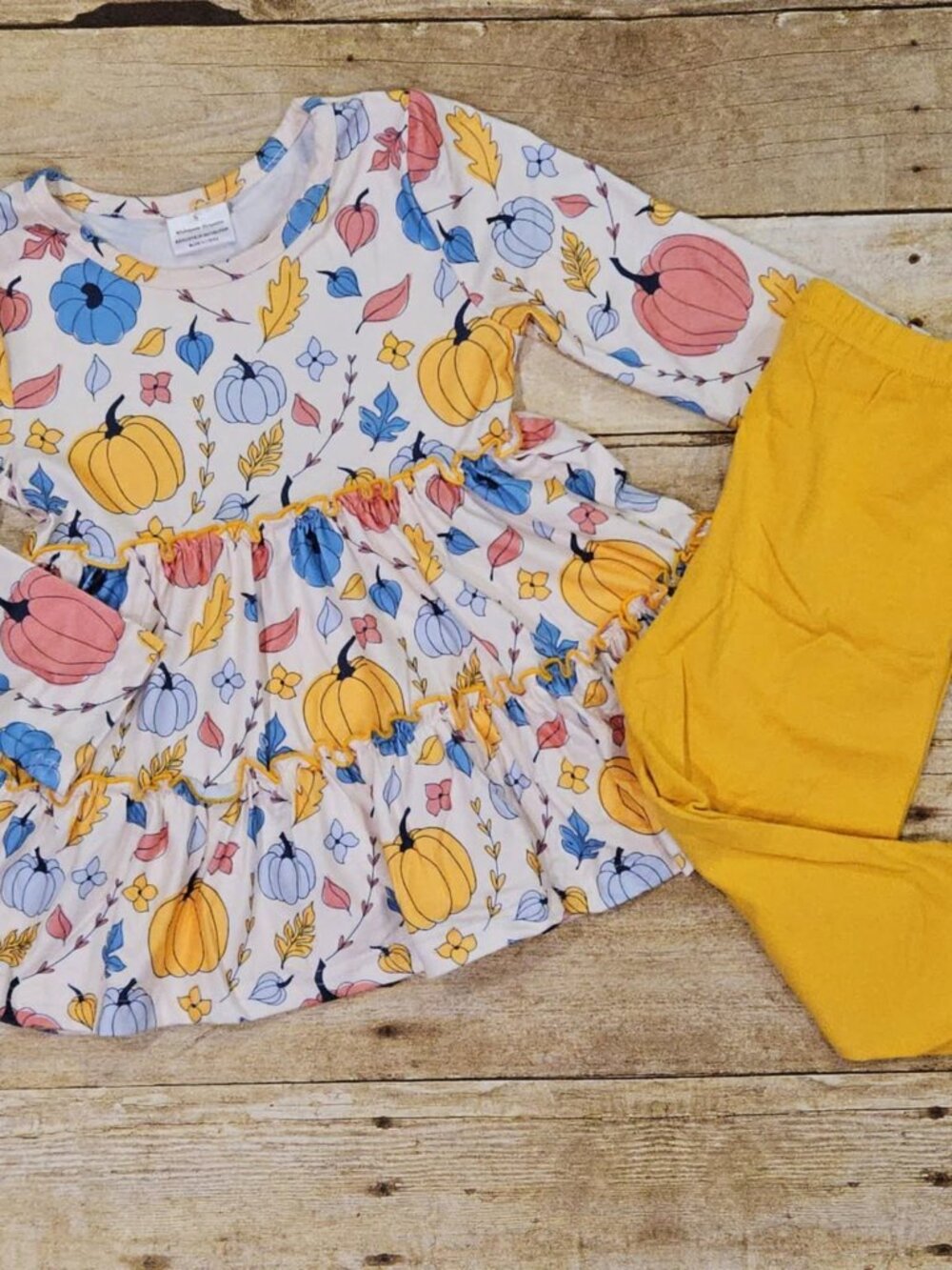 New - Must Have Pumpkin Set - Size 4/5
